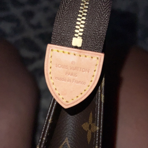 💯 AUTH LV LOUIS VUITTON LARGE POUCH LIKE NEW - Picture 7 of 8